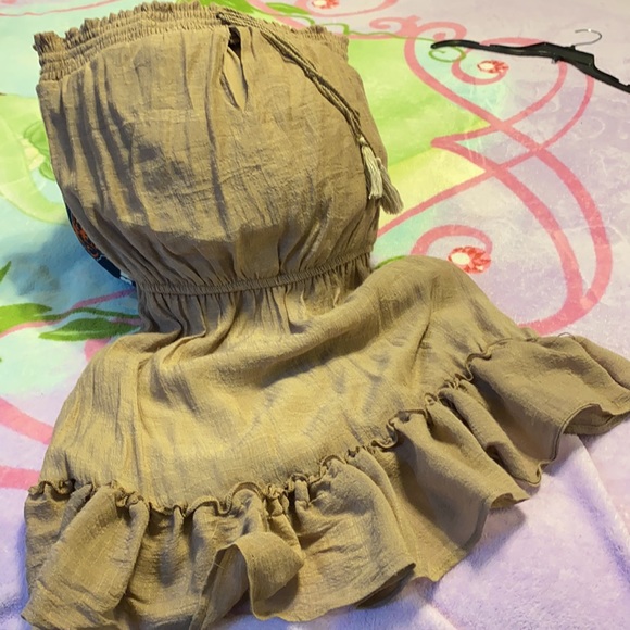 Size medium Flirty halter mini dress - Picture 2 of 2